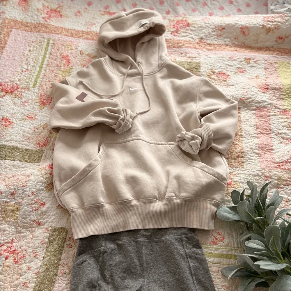 Nike Cream Hoodie - Picture 9 of 10